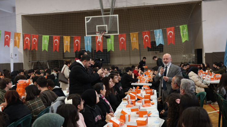 BAŞKAN ÇOLAKBAYRAKDAR, “GÜÇLÜ TÜRKİYE’NİN TEMELİ GENÇLERİMİZDİR”