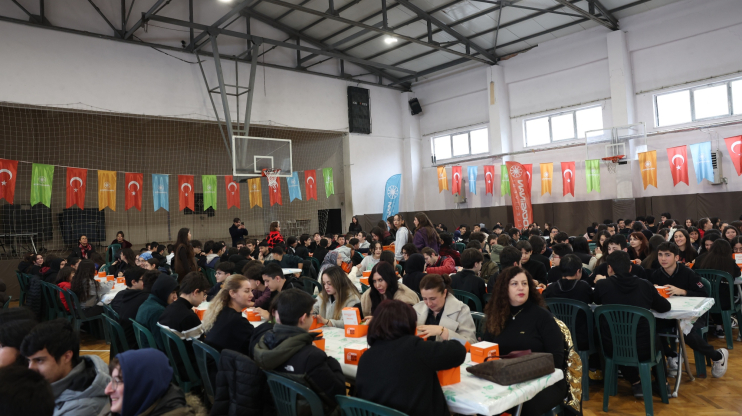 BAŞKAN ÇOLAKBAYRAKDAR, “GÜÇLÜ TÜRKİYE’NİN TEMELİ GENÇLERİMİZDİR”