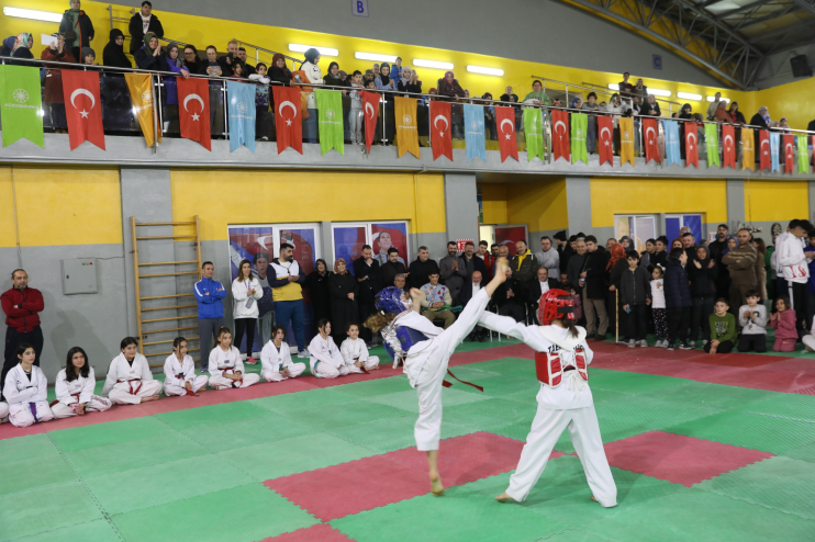 BAŞKAN ÇOLAKBAYRAKDAR: “ALTYAPIDAN YETİŞEN EVLATLARIMIZLA SPORDA ZİRVEYE YÜRÜYORUZ”