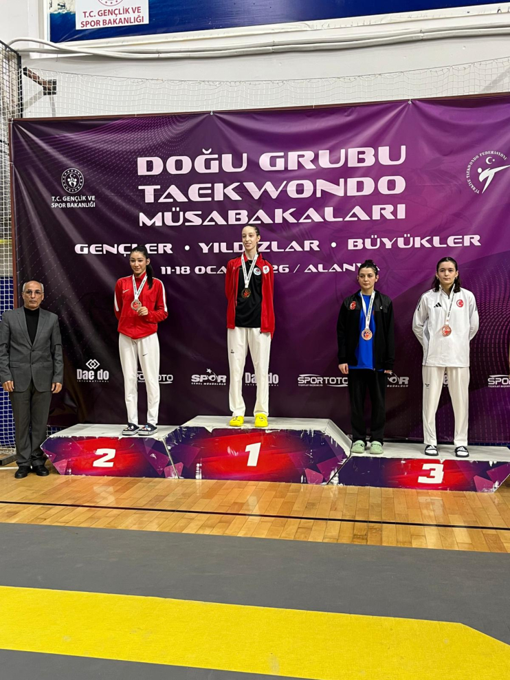 BAŞKAN ÇOLAKBAYRAKDAR: “ALTYAPIDAN YETİŞEN EVLATLARIMIZLA SPORDA ZİRVEYE YÜRÜYORUZ”