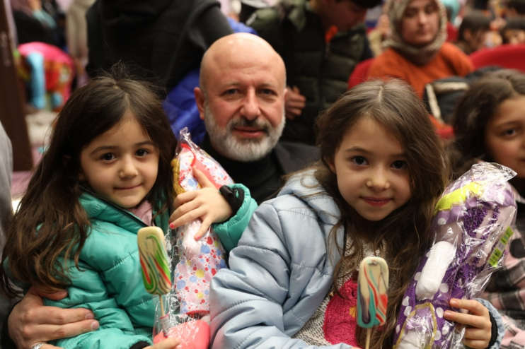 BAŞKAN ÇOLAKBAYRAKDAR: “EN KIYMETLİ HAZİNEMİZ ÇOCUKLARIMIZIN GÜLÜMSEMESİDİR”