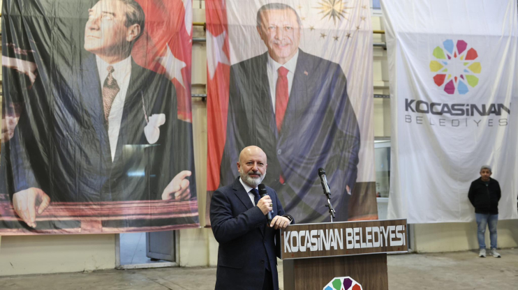 BAŞKAN ÇOLAKBAYRAKDAR’IN MÜJDESİ GÖNÜLLERİ FETHETTİ, İŞÇİLER COŞKUYLA KARŞILADI