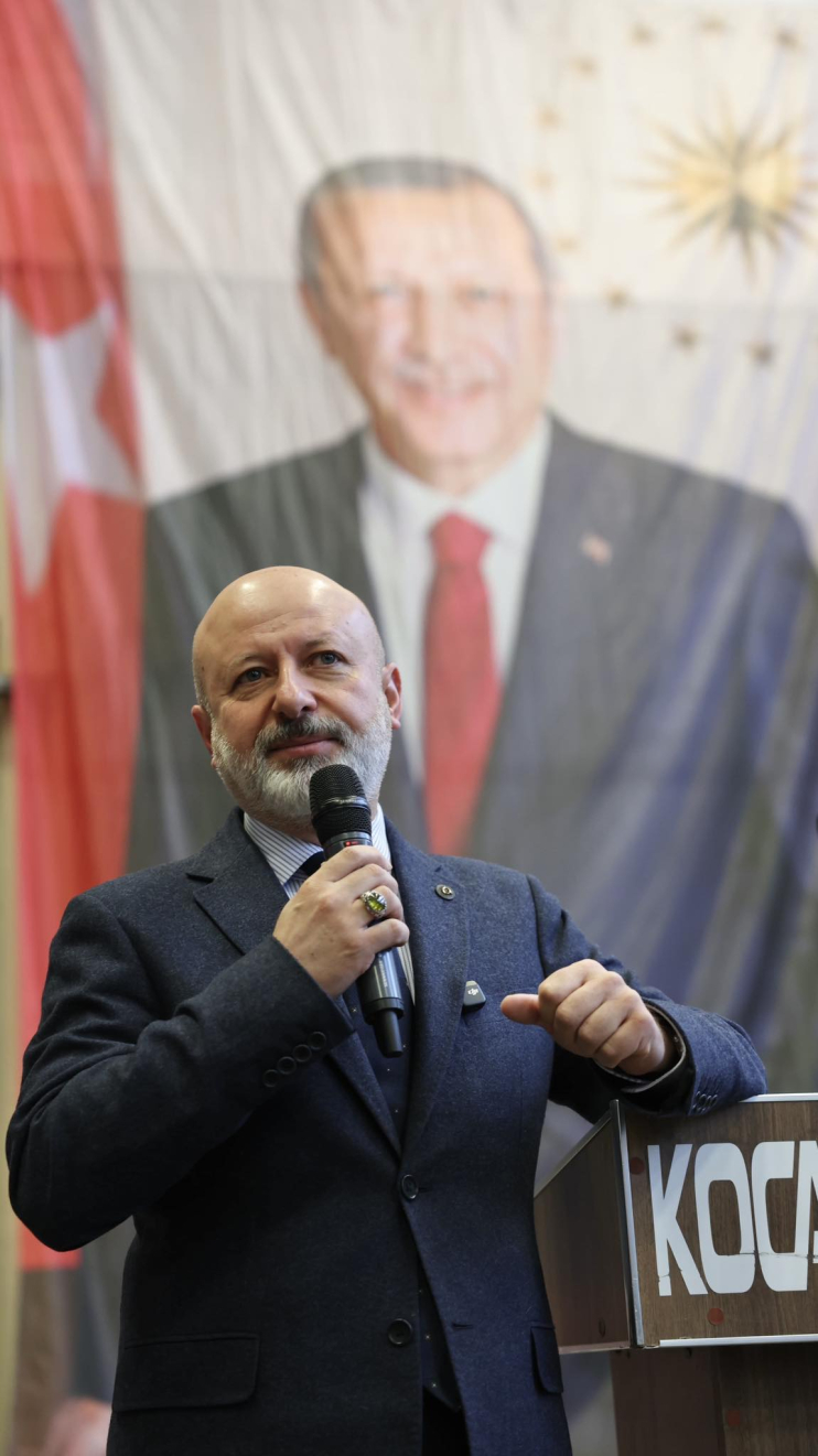 BAŞKAN ÇOLAKBAYRAKDAR’IN MÜJDESİ GÖNÜLLERİ FETHETTİ, İŞÇİLER COŞKUYLA KARŞILADI