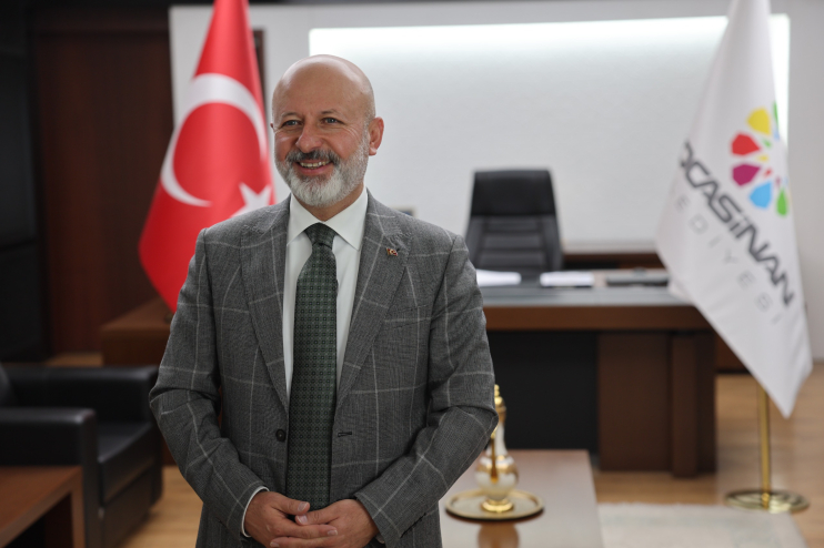 BAŞKAN ÇOLAKBAYRAKDAR: “DEPREMZEDE KARDEŞLERİMİZİN HER DAİM YANINDAYIZ”