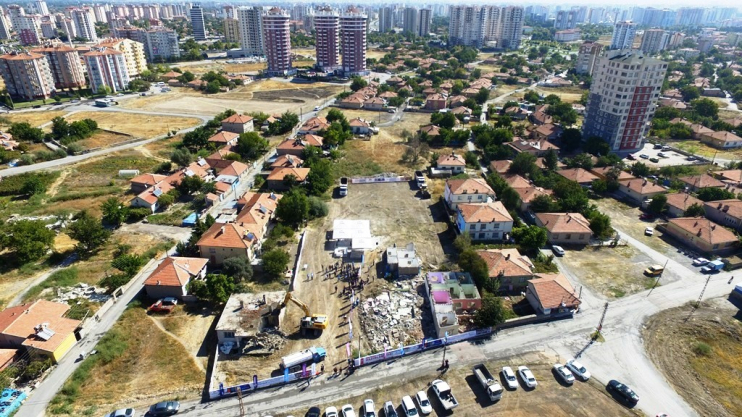 BAŞKAN ÇOLAKBAYRAKDAR, “SEYRANİ’YE YAKIŞIR KAPALI SPOR KOMPLEKSİNİ KAZANDIRIYORUZ”