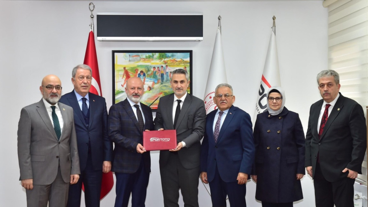 BAŞKAN ÇOLAKBAYRAKDAR, “SEYRANİ’YE YAKIŞIR KAPALI SPOR KOMPLEKSİNİ KAZANDIRIYORUZ”