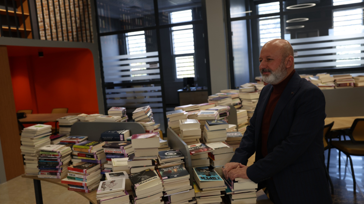 BAŞKAN ÇOLAKBAYRAKDAR: “SİNAN KÜTÜPHANELERİYLE OKUYAN BİR NESİL YETİŞMESİNE KATKI SUNUYORUZ”