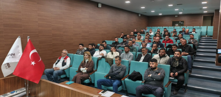 BAŞKAN ÇOLAKBAYRAKDAR: “YEŞİL ŞEHİR VİZYONUNU BİLGİYLE BÜYÜTÜYORUZ”