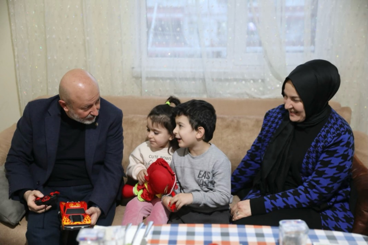 BAŞKAN ÇOLAKBAYRAKDAR: “RAMAZAN’IN BEREKETİNİ HEMŞERİLERİMLE AYNI SOFRADA PAYLAŞIYORUZ”
