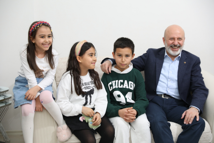 BAŞKAN ÇOLAKBAYRAKDAR: “BÜYÜK BİR AİLE OLMANIN MUTLULUĞUNU İFTAR SOFRALARINDA YAŞIYORUZ”