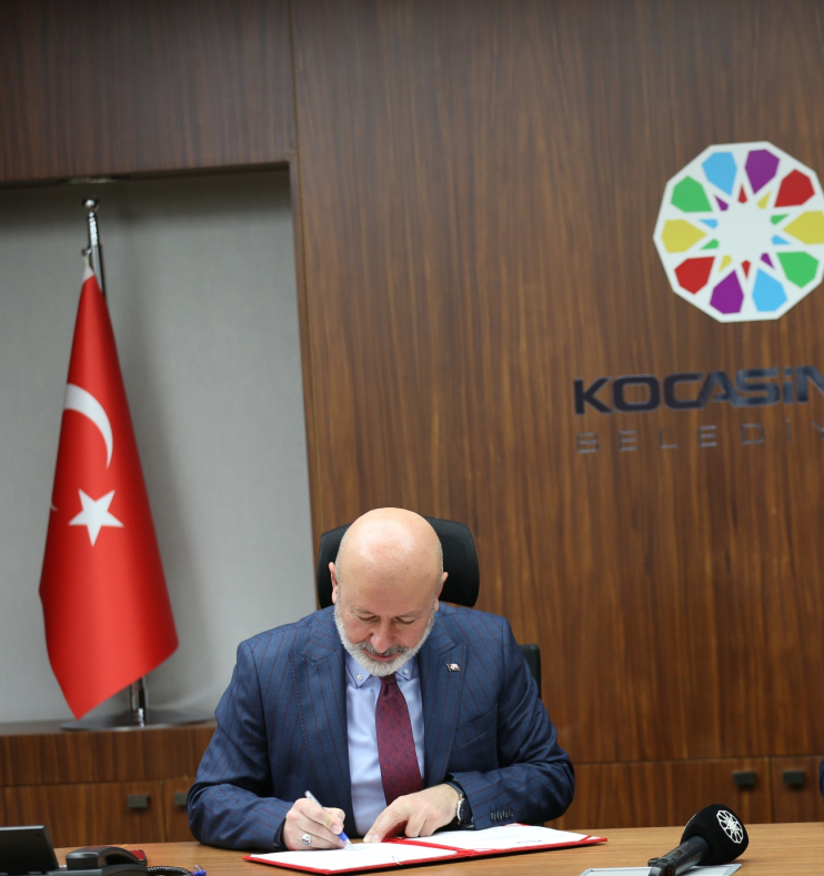BAŞKAN ÇOLAKBAYRAKDAR: “EVLATLARIMIZIN GELECEĞİ İÇİN TARİHİ BİR PROJEYİ HAYATA GEÇİRDİK”