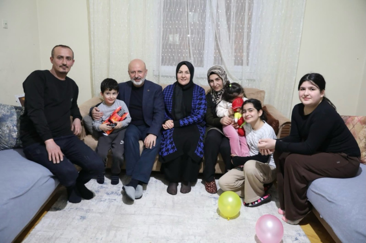 BAŞKAN ÇOLAKBAYRAKDAR’DAN SEFERBERLİK ÇAĞRISINA GÖNÜLLERE DOKUNAN HİZMETLER