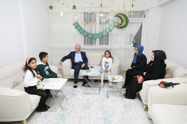 BAŞKAN ÇOLAKBAYRAKDAR: “RAMAZAN’IN BEREKETİNİ HEMŞERİLERİMLE AYNI SOFRADA PAYLAŞTIK”