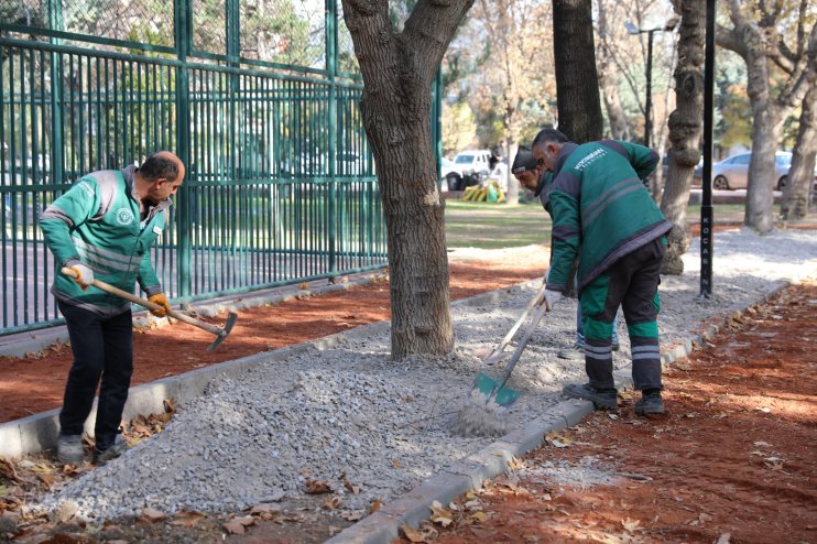 BAŞKAN ÇOLAKBAYRAKDAR, “EVLATLARIMIZ İÇİN HER PARKA TOPRAK ALAN YAPIYORUZ”
