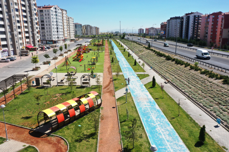 BAŞKAN ÇOLAKBAYRAKDAR, “EVLATLARIMIZ İÇİN HER PARKA TOPRAK ALAN YAPIYORUZ”