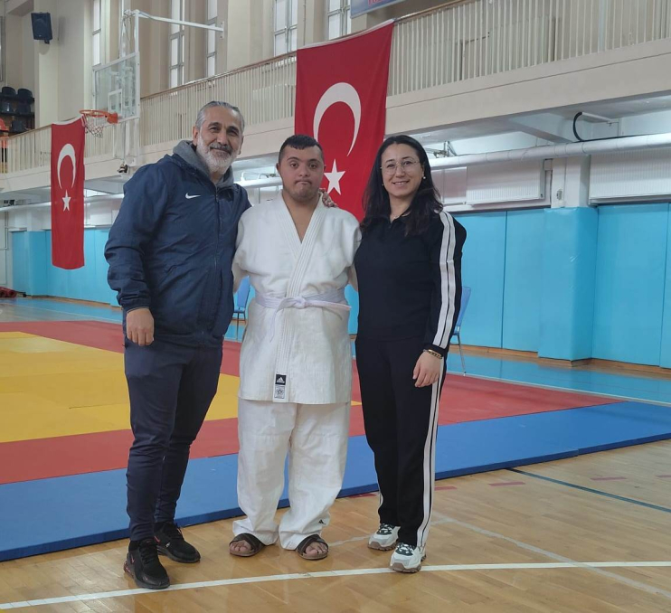 BAŞKAN ÇOLAKBAYRAKDAR, “ÖZEL SPORCUMUZ SAMET, TÜRKİYE’NİN GURURU OLDU”