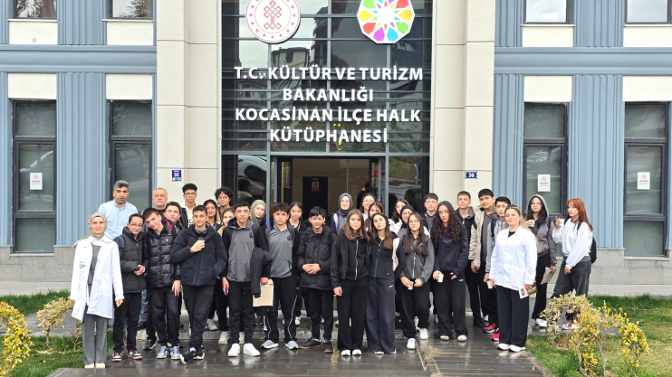 BAŞKAN ÇOLAKBAYRAKDAR, “HİZMETLERİMİZLE OKUYAN BİR NESİL YETİŞTİRİYORUZ”