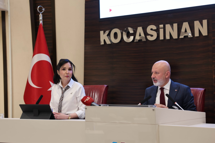 BAŞKAN ÇOLAKBAYRAKDAR, “KENTSEL DÖNÜŞÜMÜ KENDİ İMKÂNLARIYLA YÜRÜTEN TÜRKİYE’DE TEKİZ”