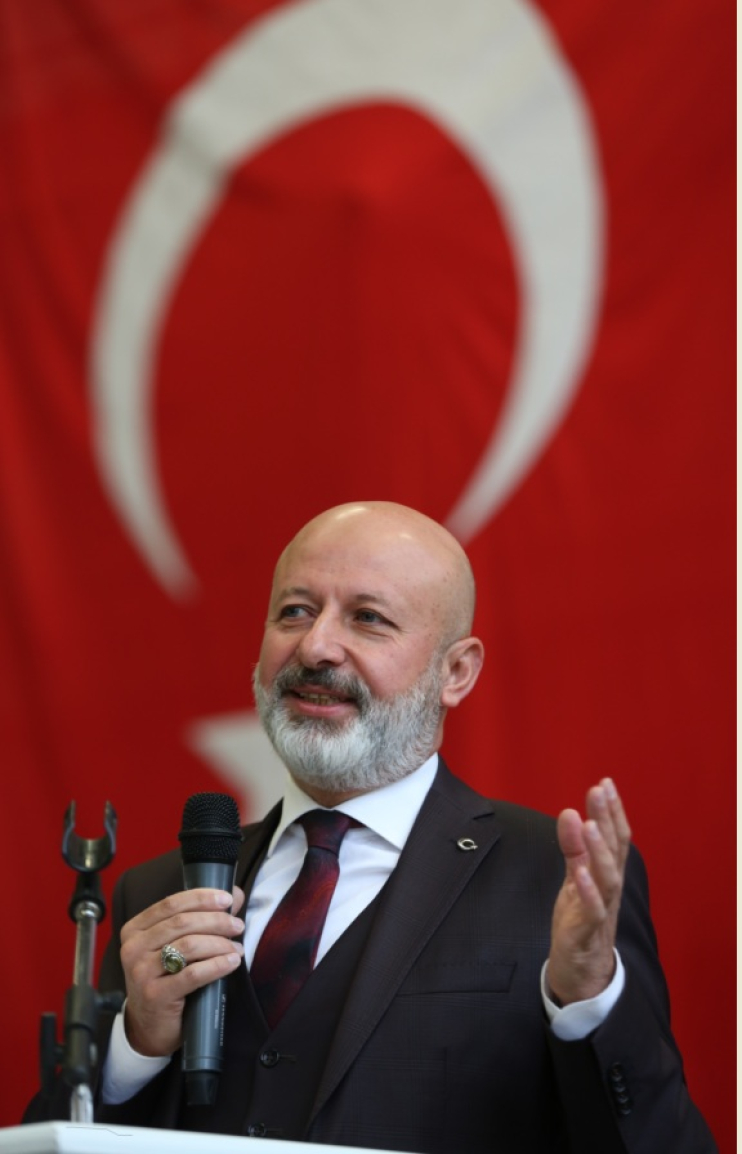 BAŞKAN ÇOLAKBAYRAKDAR, “BELEDİYEDE HER BİR ÇALIŞANIN SENDİKASI ‘AHMET ÇOLAKBAYRAKDAR’DIR”