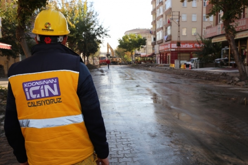 ÇOLAKBAYRAKDAR, “KOCASİNAN’DA YOLLAR DA YAYALAR DA RAHATLIYOR”