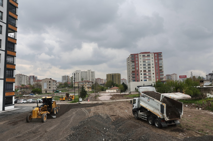 BAŞKAN ÇOLAKBAYRAKDAR, “RIZA ESASLI YERİNDE DÖNÜŞÜM MODELİNİ BAŞARIYLA UYGULUYOR, ÖRNEK BİR MAHALLE KURUYORUZ”
