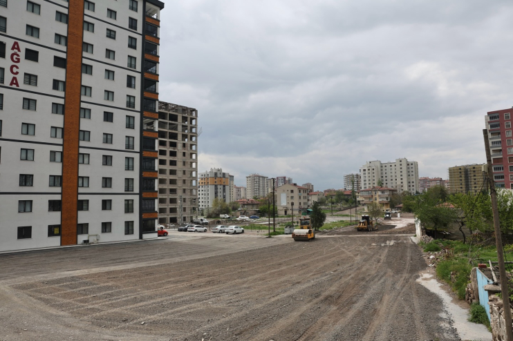 BAŞKAN ÇOLAKBAYRAKDAR, “RIZA ESASLI YERİNDE DÖNÜŞÜM MODELİNİ BAŞARIYLA UYGULUYOR, ÖRNEK BİR MAHALLE KURUYORUZ”