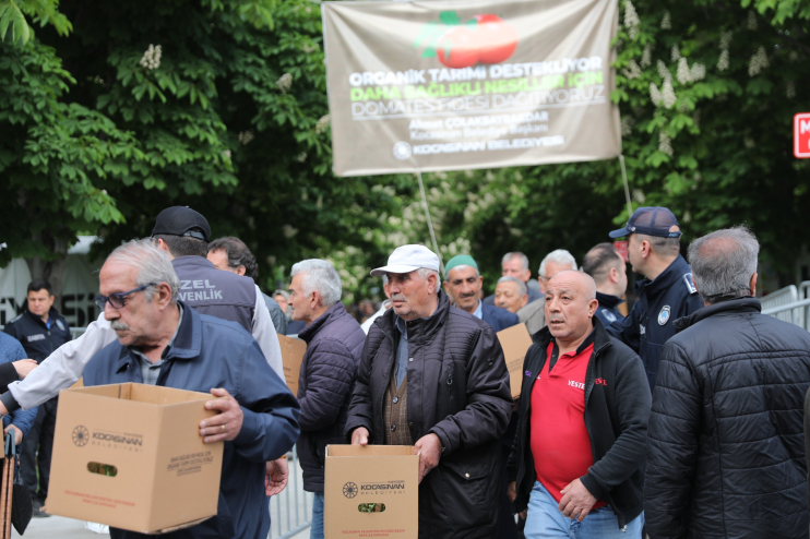 KOCASİNAN’IN DOMATES EFSANESİ, BU YIL DA BÜYÜK YANKI UYANDIRDI