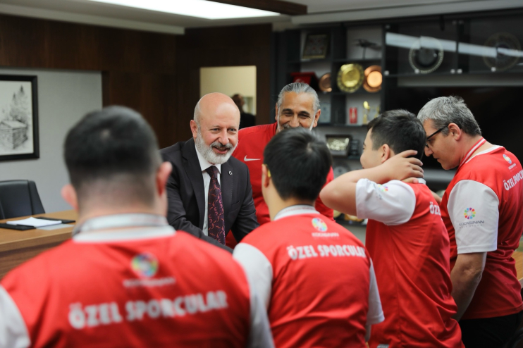 BAŞKAN ÇOLAKBAYRAKDAR: “ŞAMPİYON ALTIN ÇOCUKLARIMIZLA GURUR DUYUYORUM”