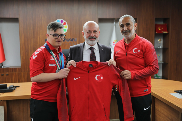 BAŞKAN ÇOLAKBAYRAKDAR: “ŞAMPİYON ALTIN ÇOCUKLARIMIZLA GURUR DUYUYORUM”