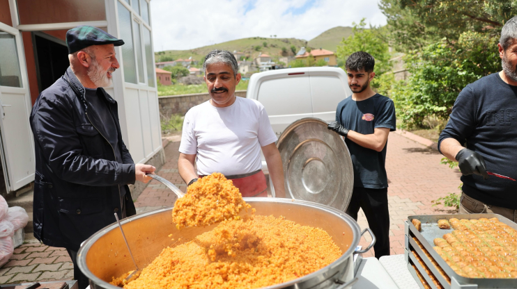 BAŞKAN ÇOLAKBAYRAKDAR’A KIRSAL MAHALLELERDEN BÜYÜK TEVECCÜH