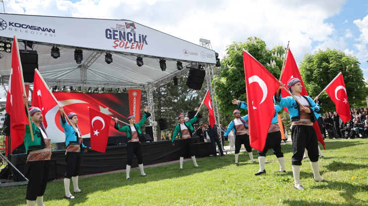 BAŞKAN ÇOLAKBAYRAKDAR: “SPORLA, BİLİMLE VE SANATLA GÜÇLÜ BİR GENÇLİK HEDEFLİYORUZ”
