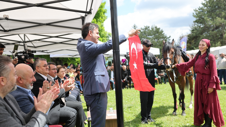 BAŞKAN ÇOLAKBAYRAKDAR: “SPORLA, BİLİMLE VE SANATLA GÜÇLÜ BİR GENÇLİK HEDEFLİYORUZ”