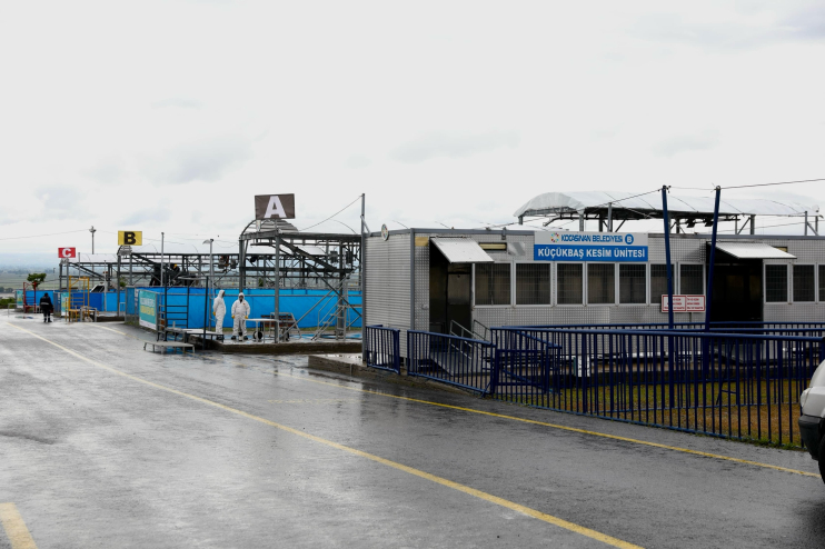 BAŞKAN ÇOLAKBAYRAKDAR, “KURBAN HİZMETİMİZLE DE KAYSERİ’DE TEK, TÜRKİYE’DE SAYILI BELEDİYELER ARASINDAYIZ”