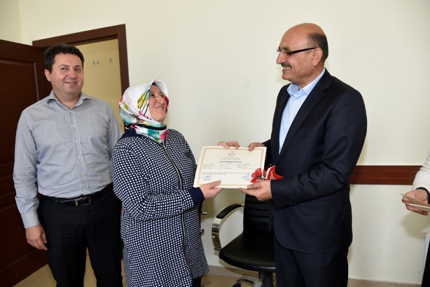 HANIMLAR İNCE ELEDİLER SIK DOKUDULAR SERTİFİKAYI ALDILAR