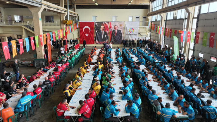 BAŞKAN ÇOLAKBAYRAKDAR: “EŞREF-İ MAHLÛKATA HİZMET ETMENİN GAYRETİ İÇERİSİNDEYİZ”