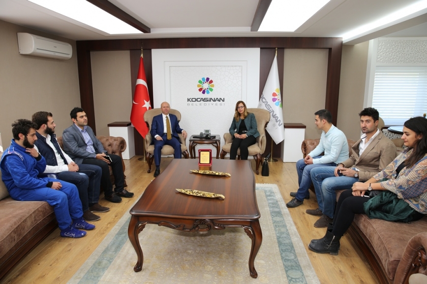 YÜZDE YÜZ YERLİ OTOMOBİLE KOCASİNAN DESTEĞİ