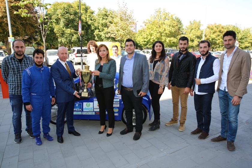 YÜZDE YÜZ YERLİ OTOMOBİLE KOCASİNAN DESTEĞİ