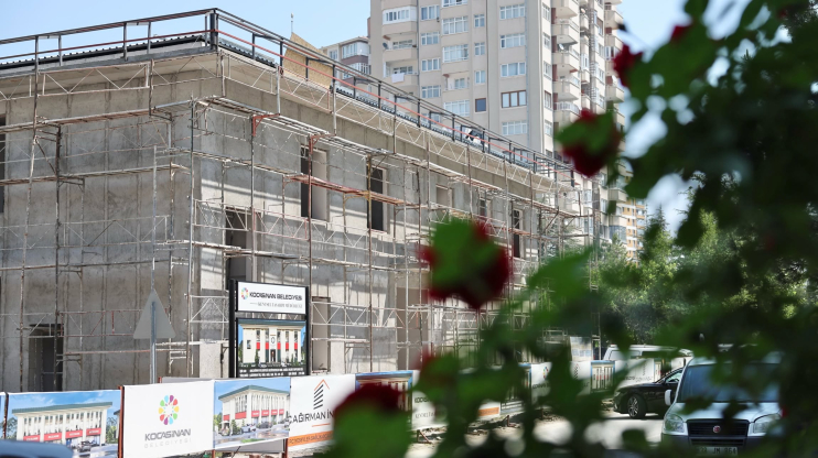 BAŞKAN ÇOLAKBAYRAKDAR, “ERCİYESEVLER’E YAKIŞAN MODERN BİR SAĞLIK MERKEZİ İNŞA EDİYORUZ”