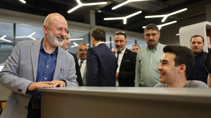 BAŞKAN ÇOLAKBAYRAKDAR, SINAVA GİRECEK ÖĞRENCİLERE BAŞARILAR DİLEDİ