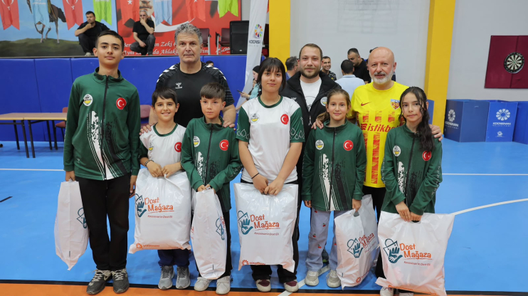 ŞEHİR PROTOKOLÜNÜN ERVA ÖĞRENCİLERİYLE DOSTLUK MAÇI NEFES KESTİ
