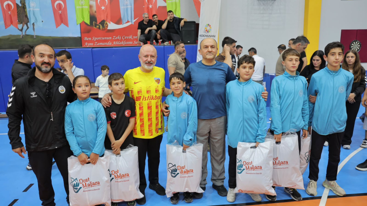 ŞEHİR PROTOKOLÜNÜN ERVA ÖĞRENCİLERİYLE DOSTLUK MAÇI NEFES KESTİ
