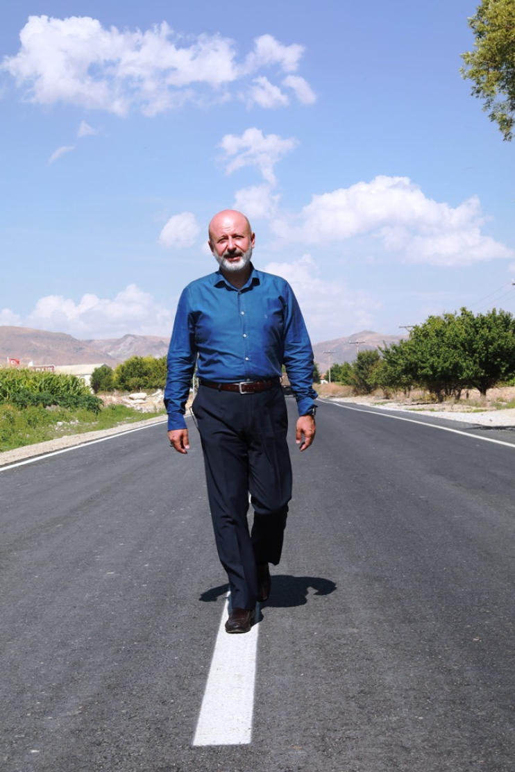 BAŞKAN ÇOLAKBAYRAKDAR: “KIRSALIN YÜZÜNÜ GÜLDÜREN ÖRNEK HİZMETLERLE DEĞER KATIYORUZ”