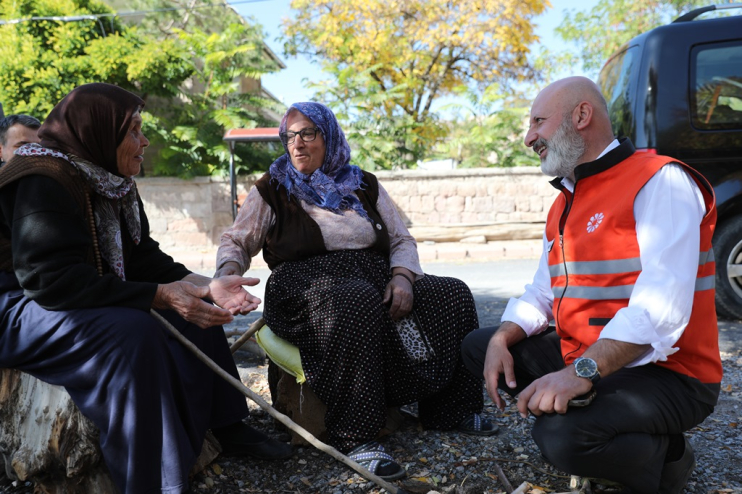 BAŞKAN ÇOLAKBAYRAKDAR: “KIRSALIN YÜZÜNÜ GÜLDÜREN ÖRNEK HİZMETLERLE DEĞER KATIYORUZ”