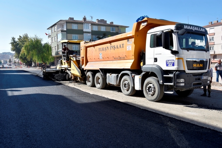 BAŞKAN ÇOLAKBAYRAKDAR ASFALT ÇALIŞMALARINI İNCELEDİ