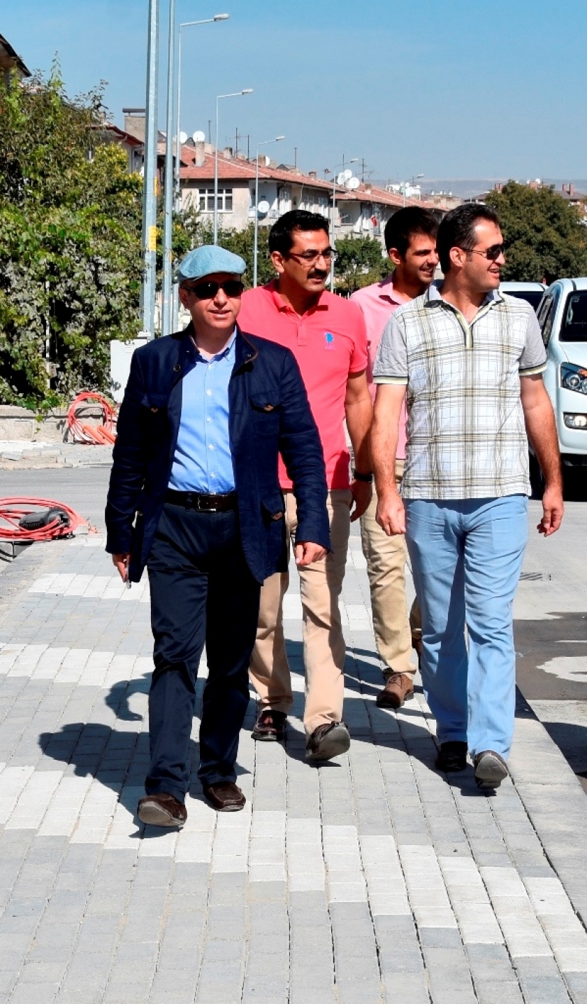 BAŞKAN ÇOLAKBAYRAKDAR ASFALT ÇALIŞMALARINI İNCELEDİ