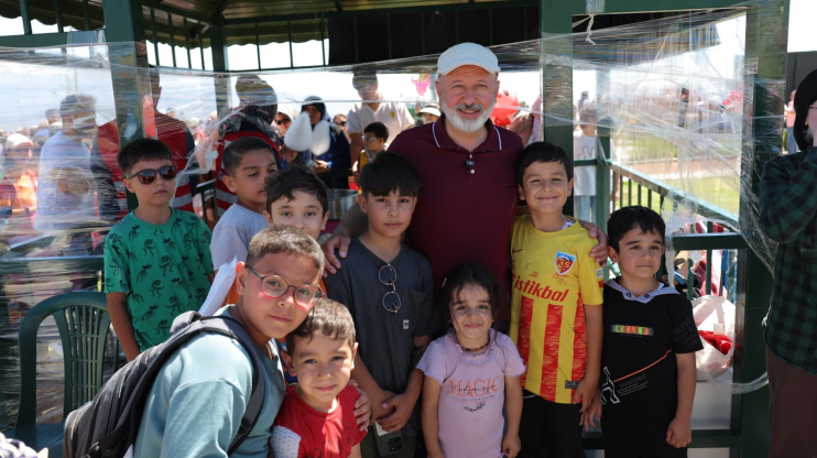 UÇURTMALAR GÖKYÜZÜNÜ RENKLENDİRDİ, KOCASİNAN’DA MUTLULUK REKORU KIRILDI