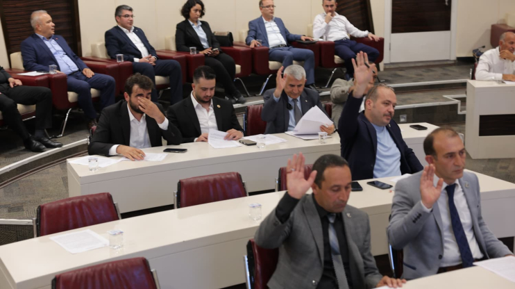 BAŞKAN ÇOLAKBAYRAKDAR’DAN ERTUĞRULGAZİ MAHALLESİ’NE ÇİFTE MÜJDE