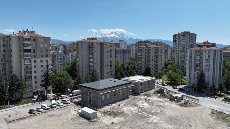 BAŞKAN ÇOLAKBAYRAKDAR: "ŞEHRİMİZE MODERN VE DONANIMLI BİR KÜTÜPHANE DAHA KAZANDIRIYORUZ"