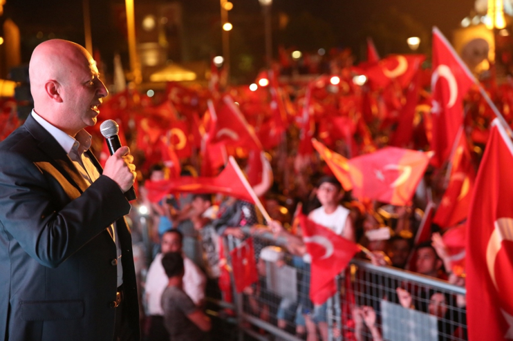 BAŞKAN ÇOLAKBAYRAKDAR: “DİRİLİŞİN ADI OLAN 15 TEMMUZ’UN RUHUNU ASLA UNUTTURMAYACAĞIZ”
