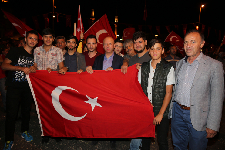 BAŞKAN ÇOLAKBAYRAKDAR: “DİRİLİŞİN ADI OLAN 15 TEMMUZ’UN RUHUNU ASLA UNUTTURMAYACAĞIZ”
